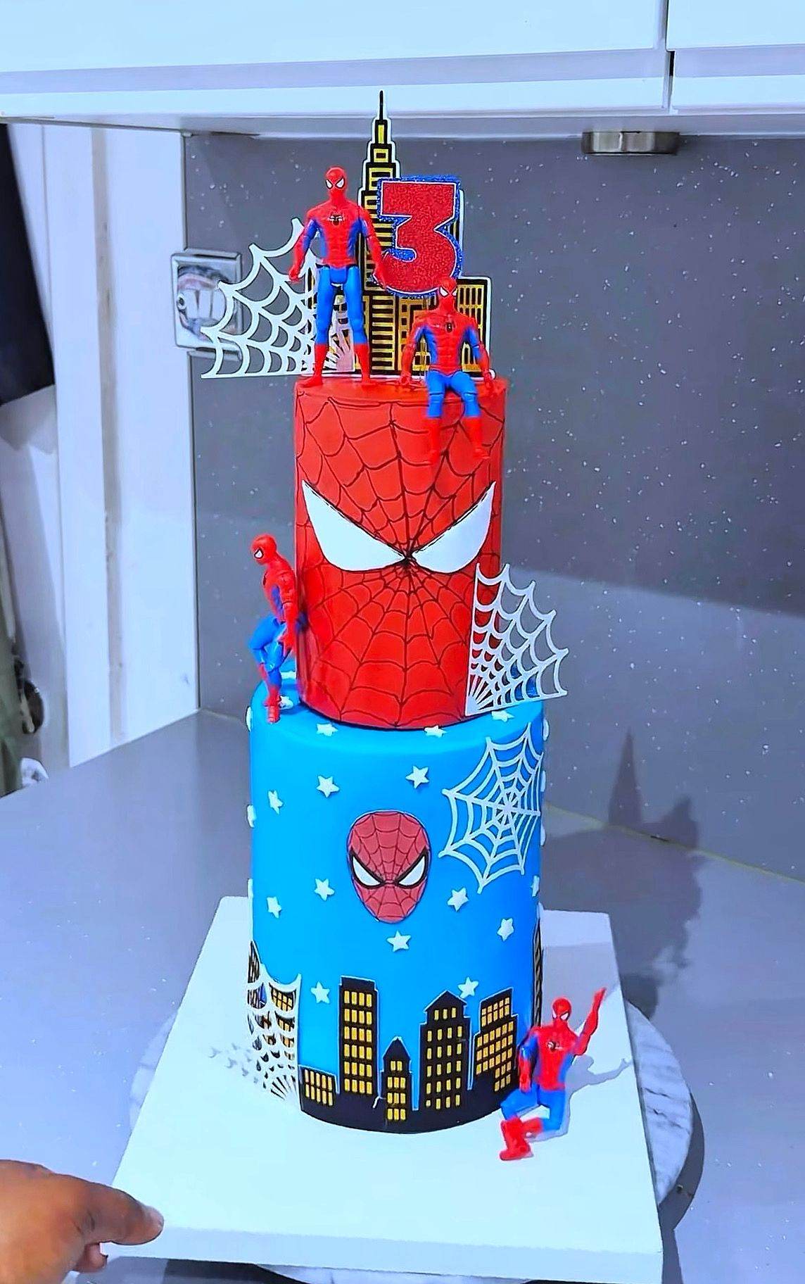 2 tier spiderman with toys