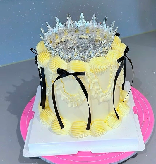 Shimmer crown cake